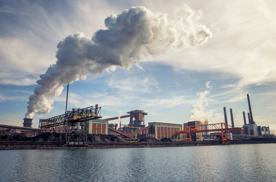 Salzgitter AG vom Stichkanal aus gesehen